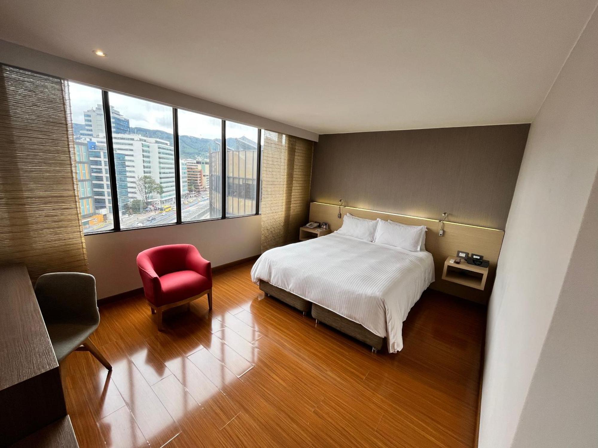 Cosmos 100 Hotel & Centro De Convenciones - Hoteles Cosmos Bogotá Exterior foto A room at the hotel