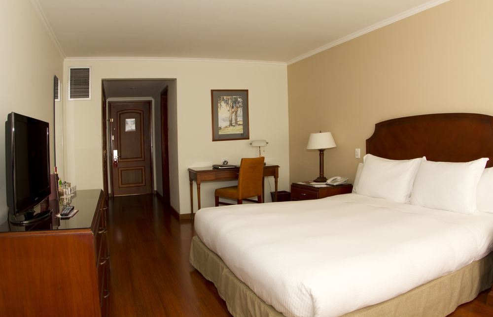 Cosmos 100 Hotel & Centro De Convenciones - Hoteles Cosmos Bogotá Exterior foto A room at the hotel